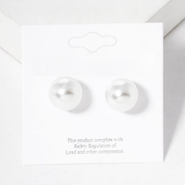 PEARL STUD EARRING