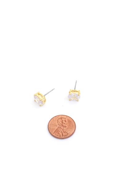 OVAL CRYSTAL STUD EARRING