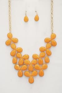 BEADED STATEMENT NECKLACE