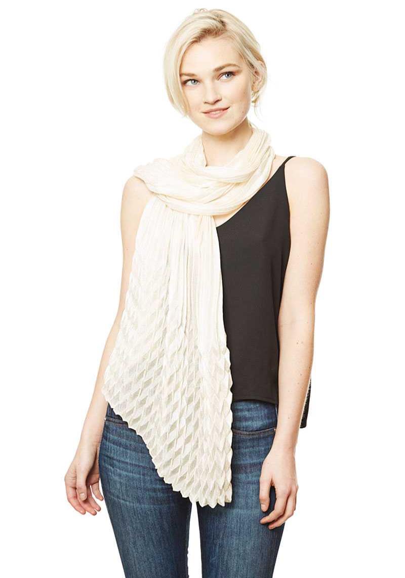SOLID PLEATED SCARF