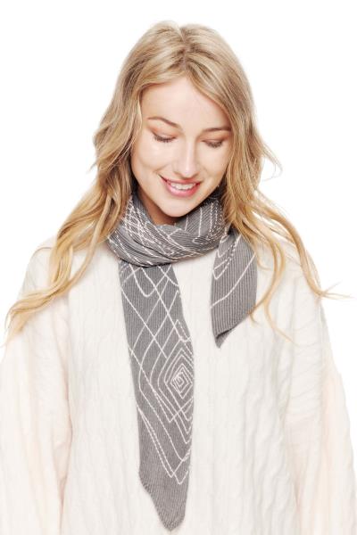 FASHION PLEATED NECK SCARF