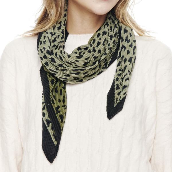 FASHION LEOPARD PRINT PLEATED NECK SCARF