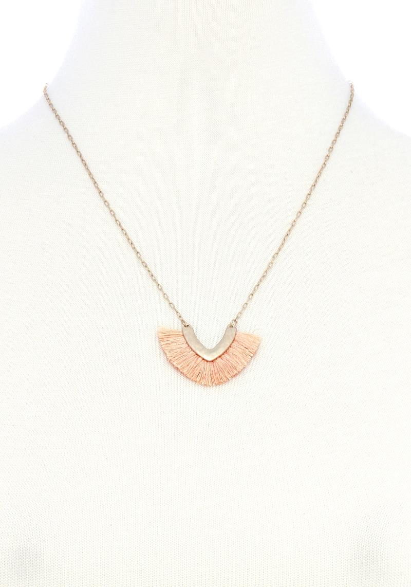 HAMMERED V SHAPE TASSEL EDGE PENDANT NECKLACE