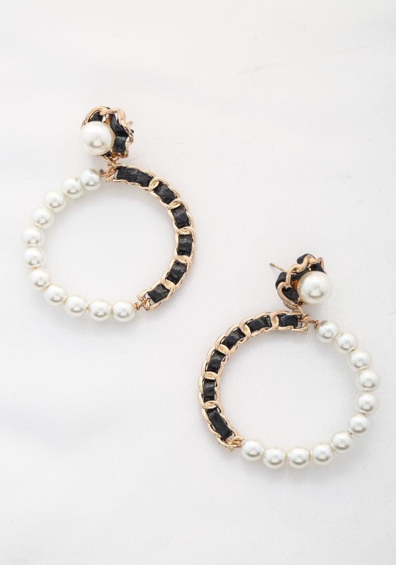 HALF PEARL BLACK AND WHITE ROUND DANGLE EARRING