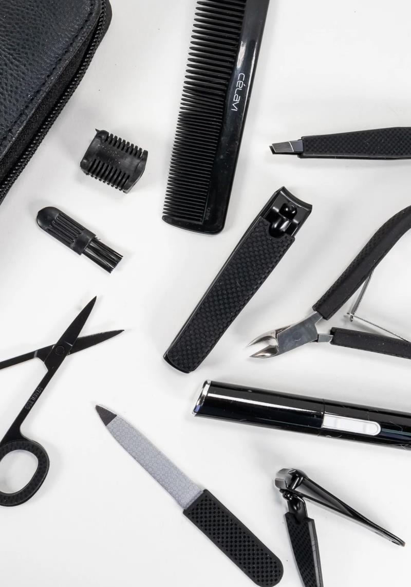 MEN`S COLLECTION DELUXE GROOMING KIT