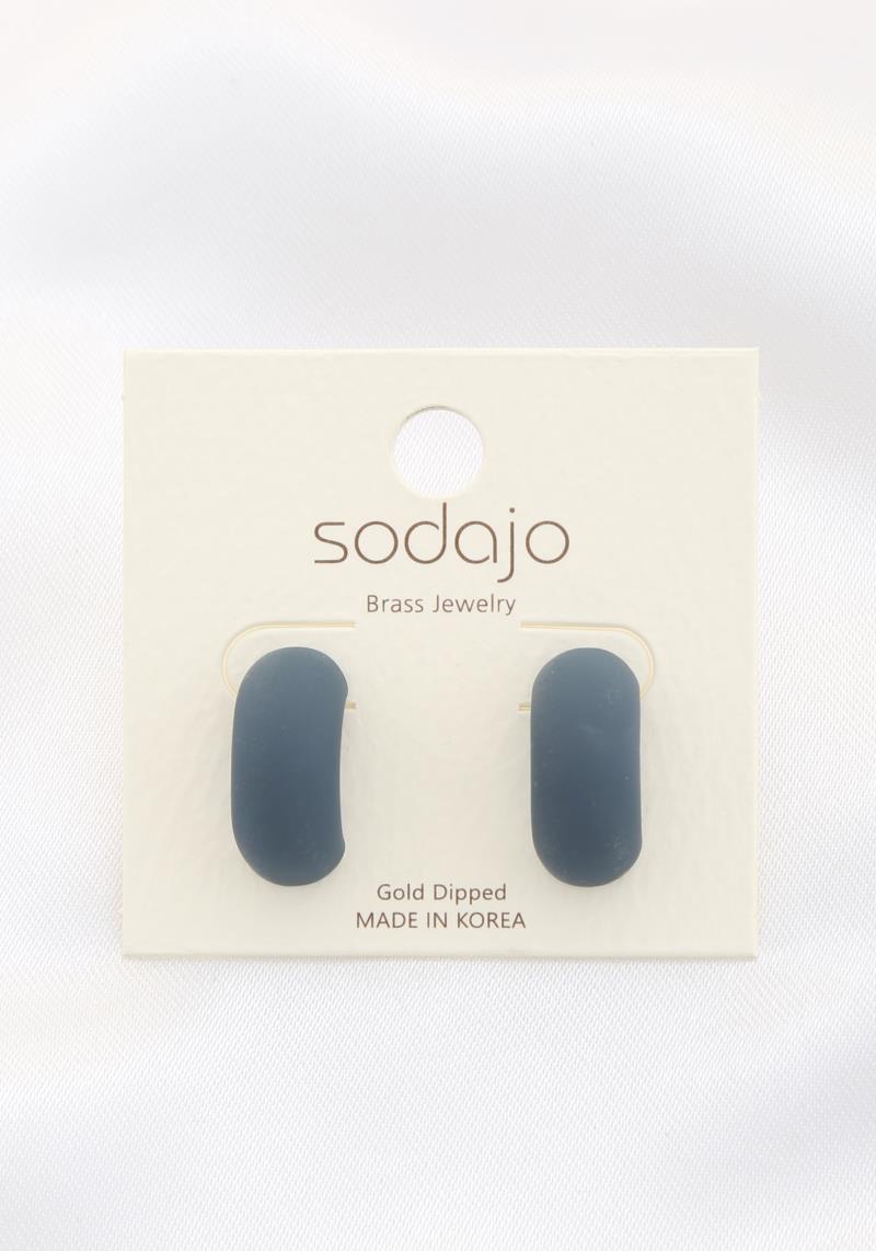 SODAJO ACETATE SMOOTH TEXTURE EARRING