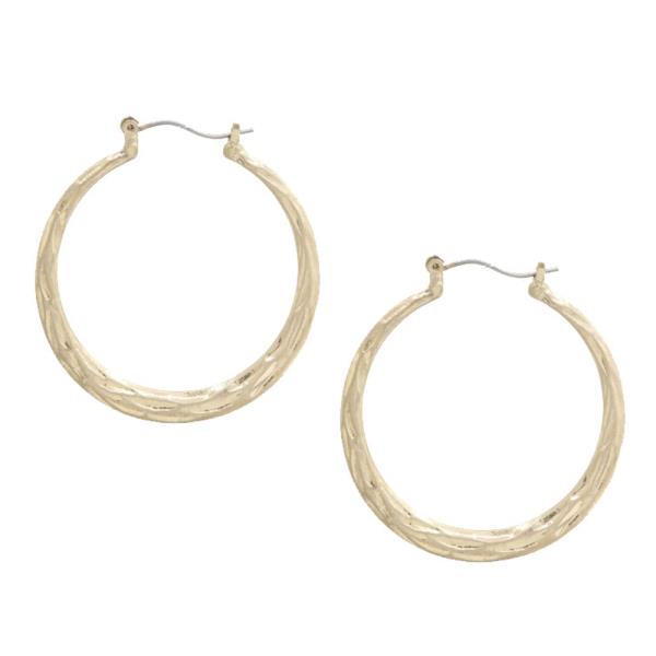 METAL HOOP EARRING