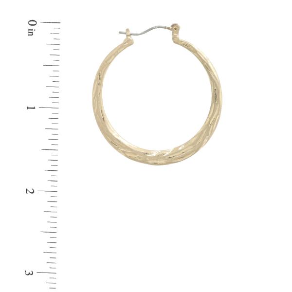 METAL HOOP EARRING