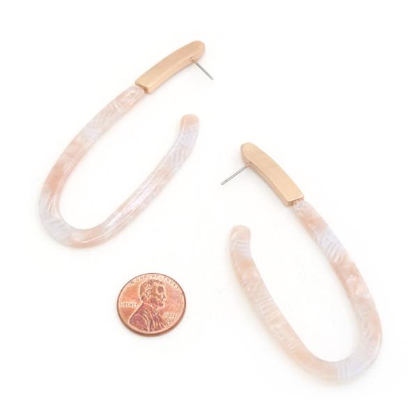 ACETATE LONG OVAL EARRING