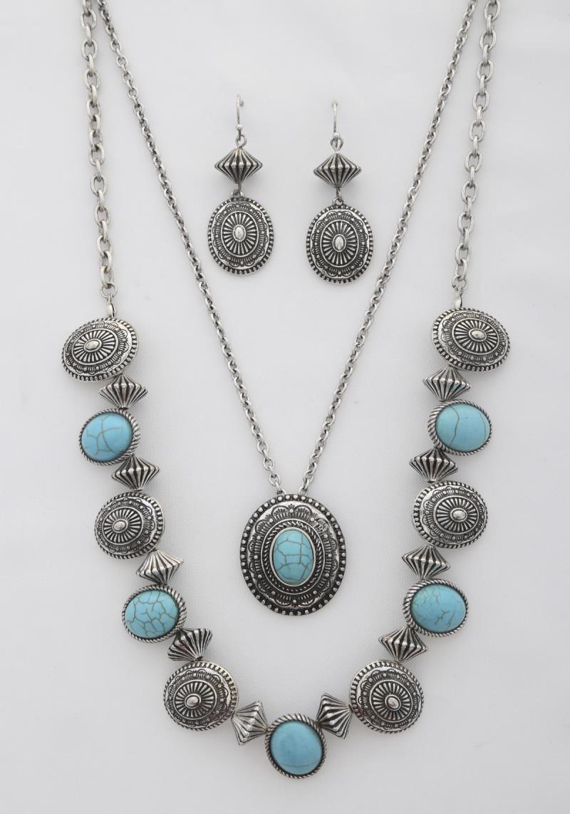 RODEO WESTERN TURQUOISE OVAL PENDANT LAYERED NECKLACE