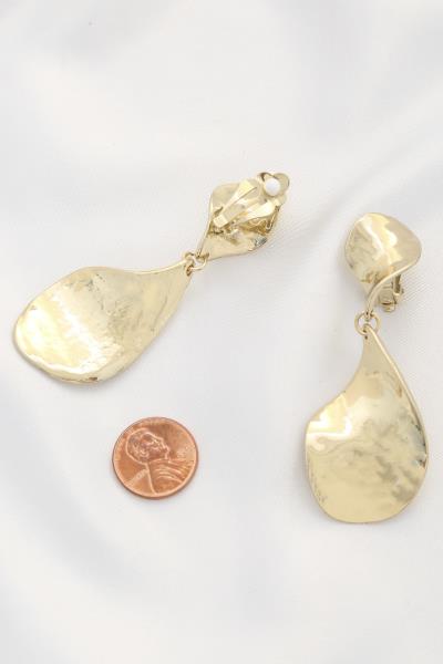 ORGANIC SHAPE DANGLE CLIP EARRING