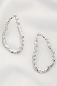 HAMMERED METAL ORGANIC SHAPE EARRING