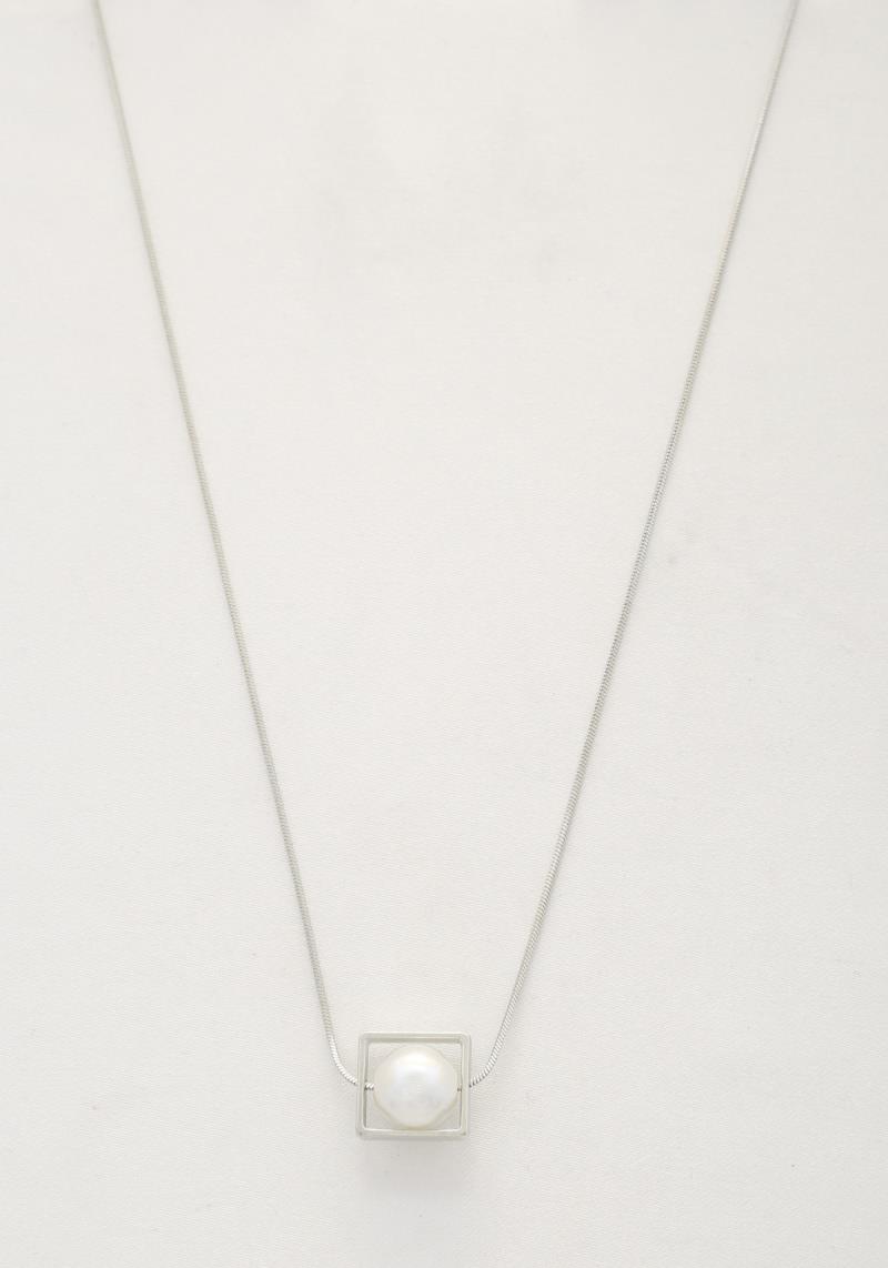 CUBE PEARL BEAD PENDANT NECKLACE