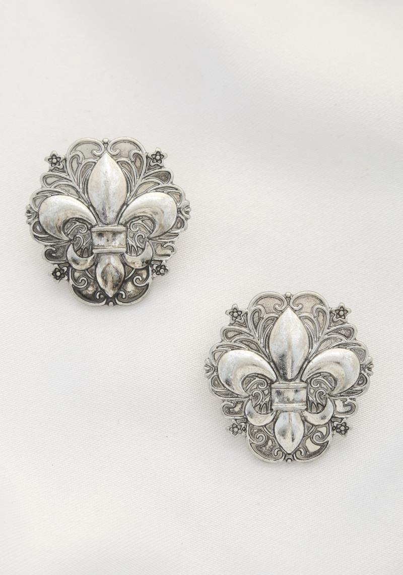 FILIGREE FLEUR DE LIS POST EARRING