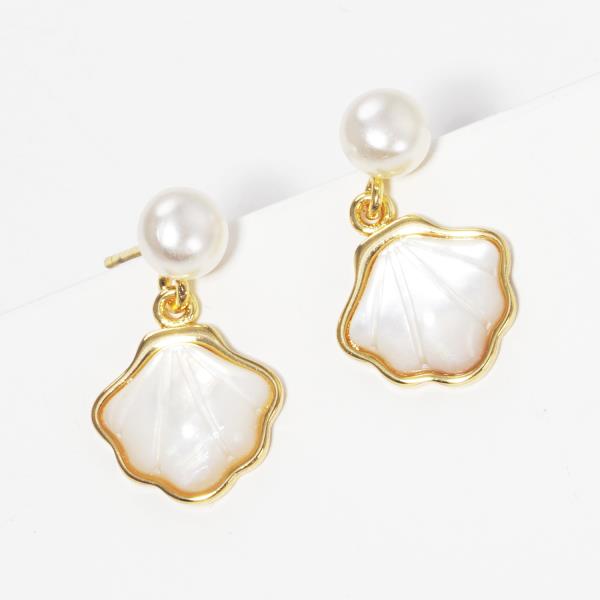 SEASHELL PEARL DANGLE EARRING