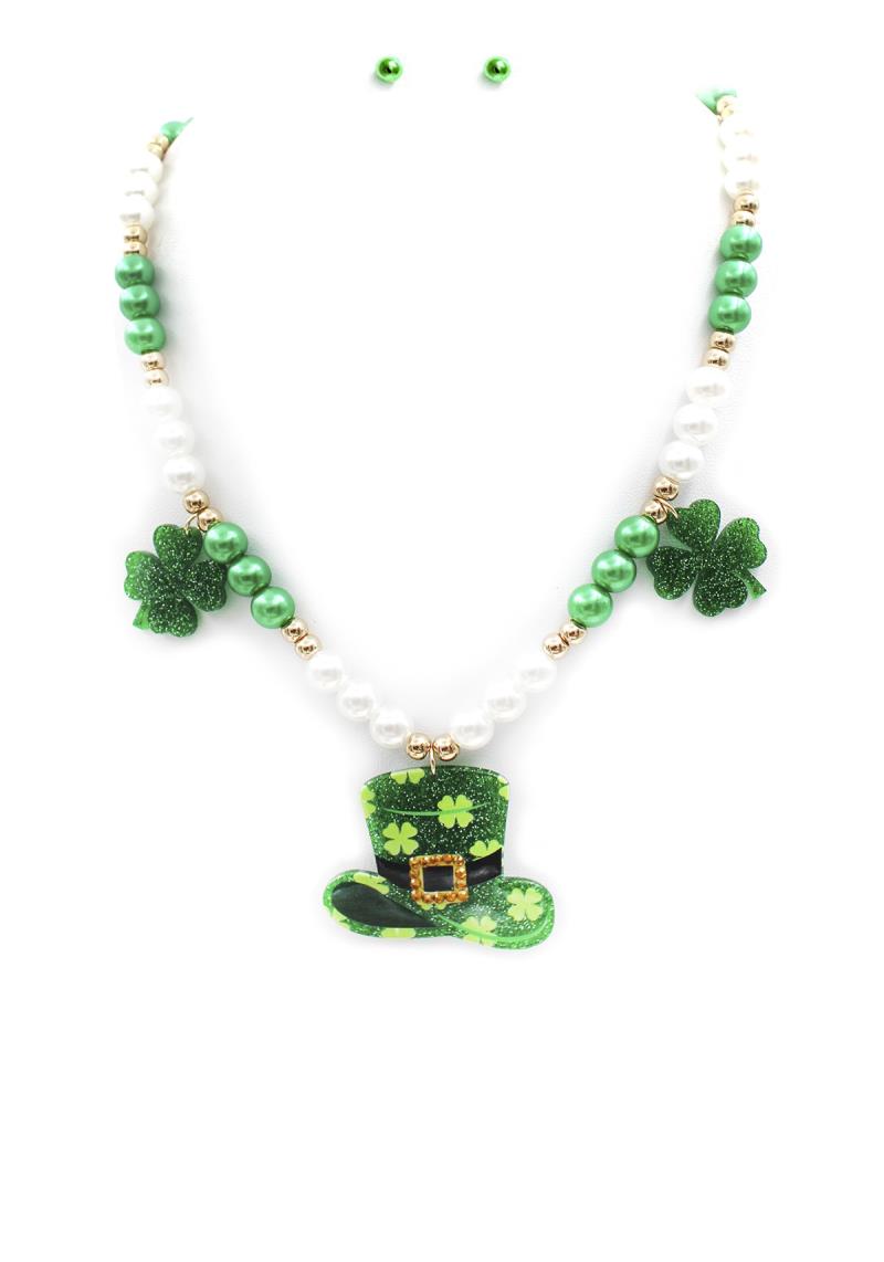 ST.PATRICK`S DAY CLOVER BEADED NECKLACE
