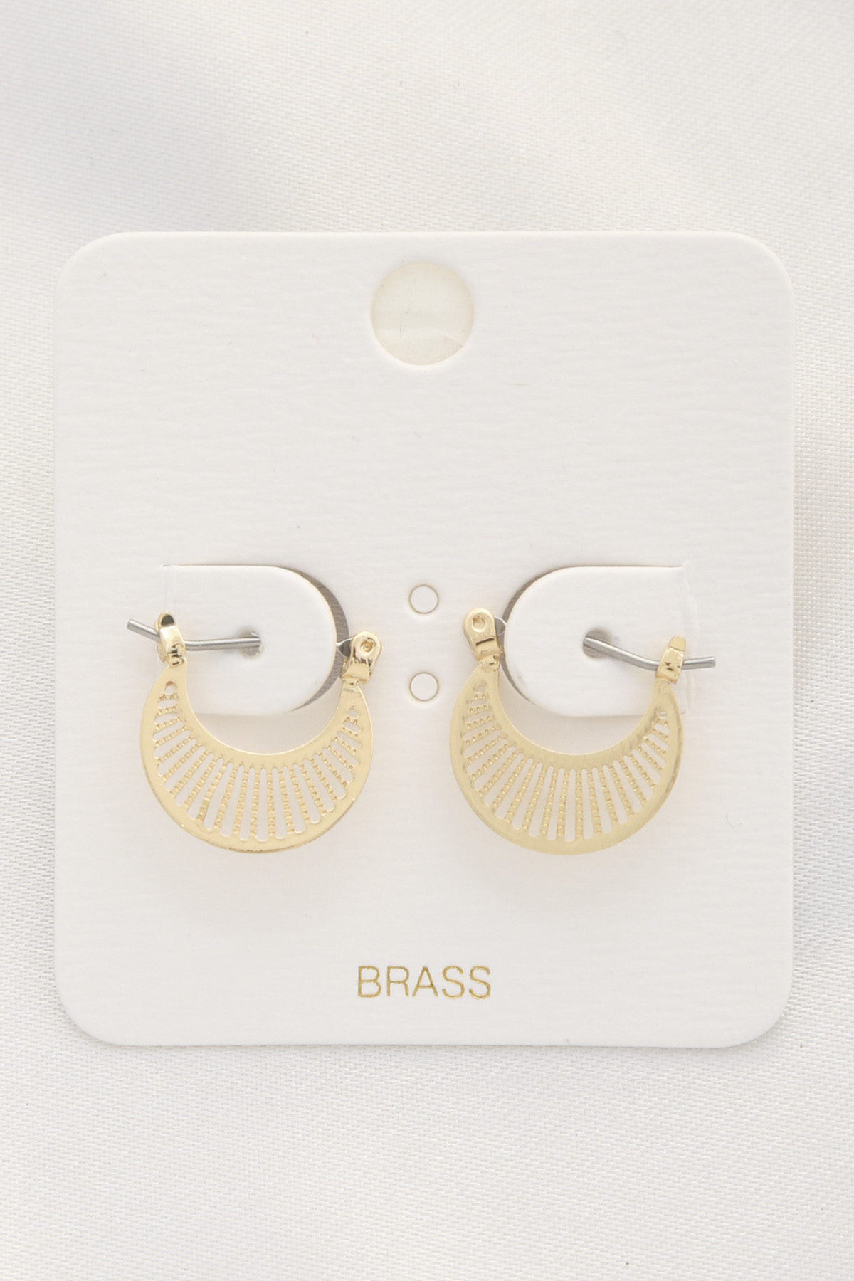 METAL EARRING
