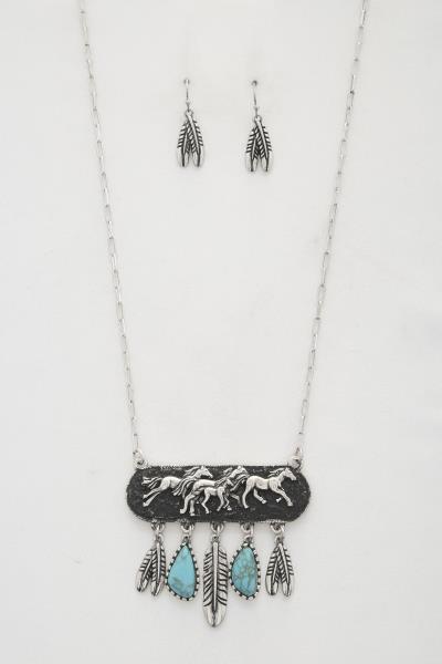 HORSE FEATHER CHARM NECKLACE