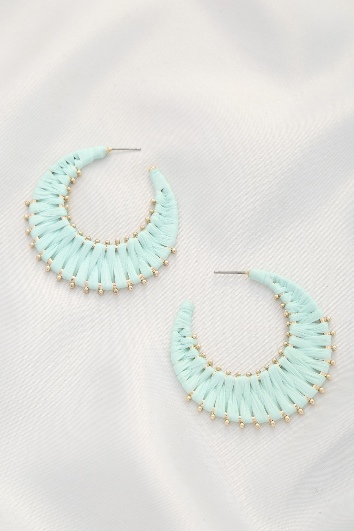 RAFFIA WRAP METAL EARRING