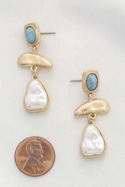 TURQUOISE PEARL METAL DANGLE EARRING