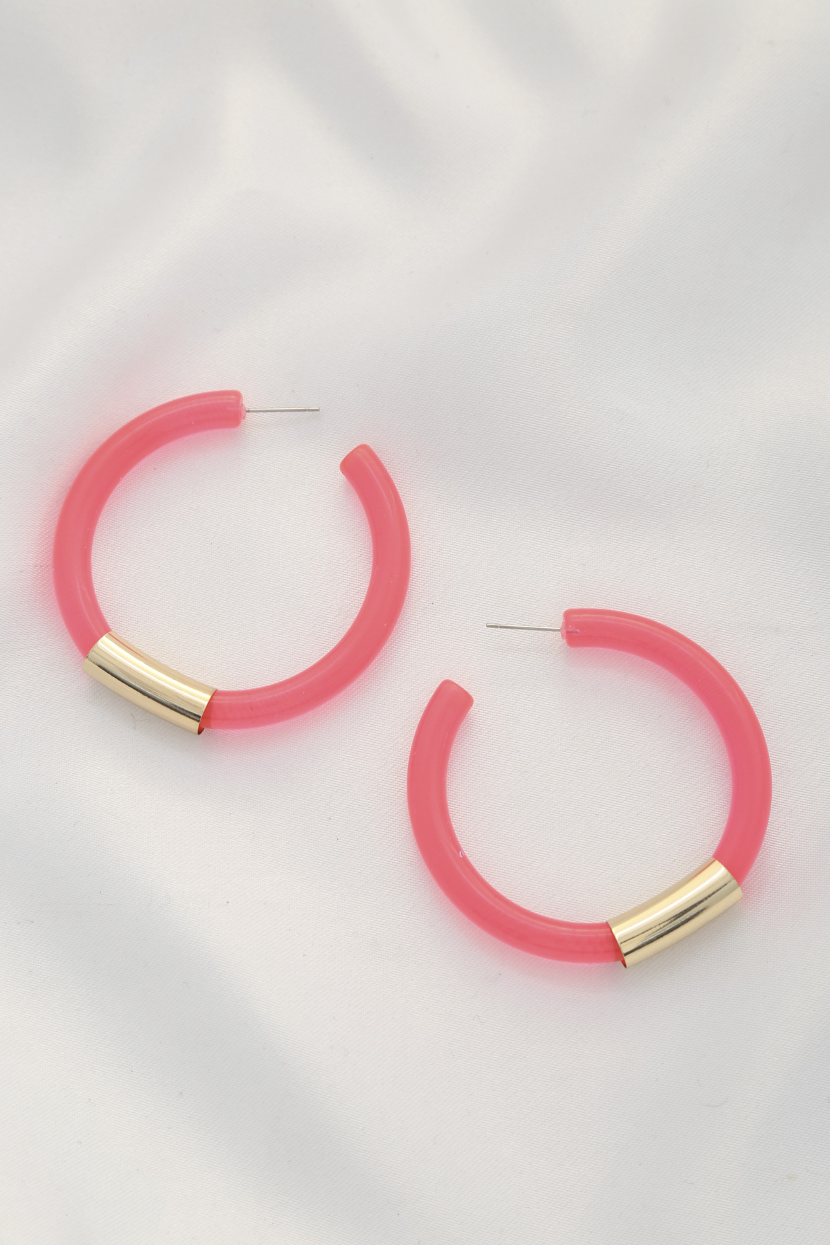 SODAJO NEON METAL BAR OPEN HOOP EARRING