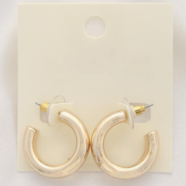 TUBE OPEN HOOP EARRING