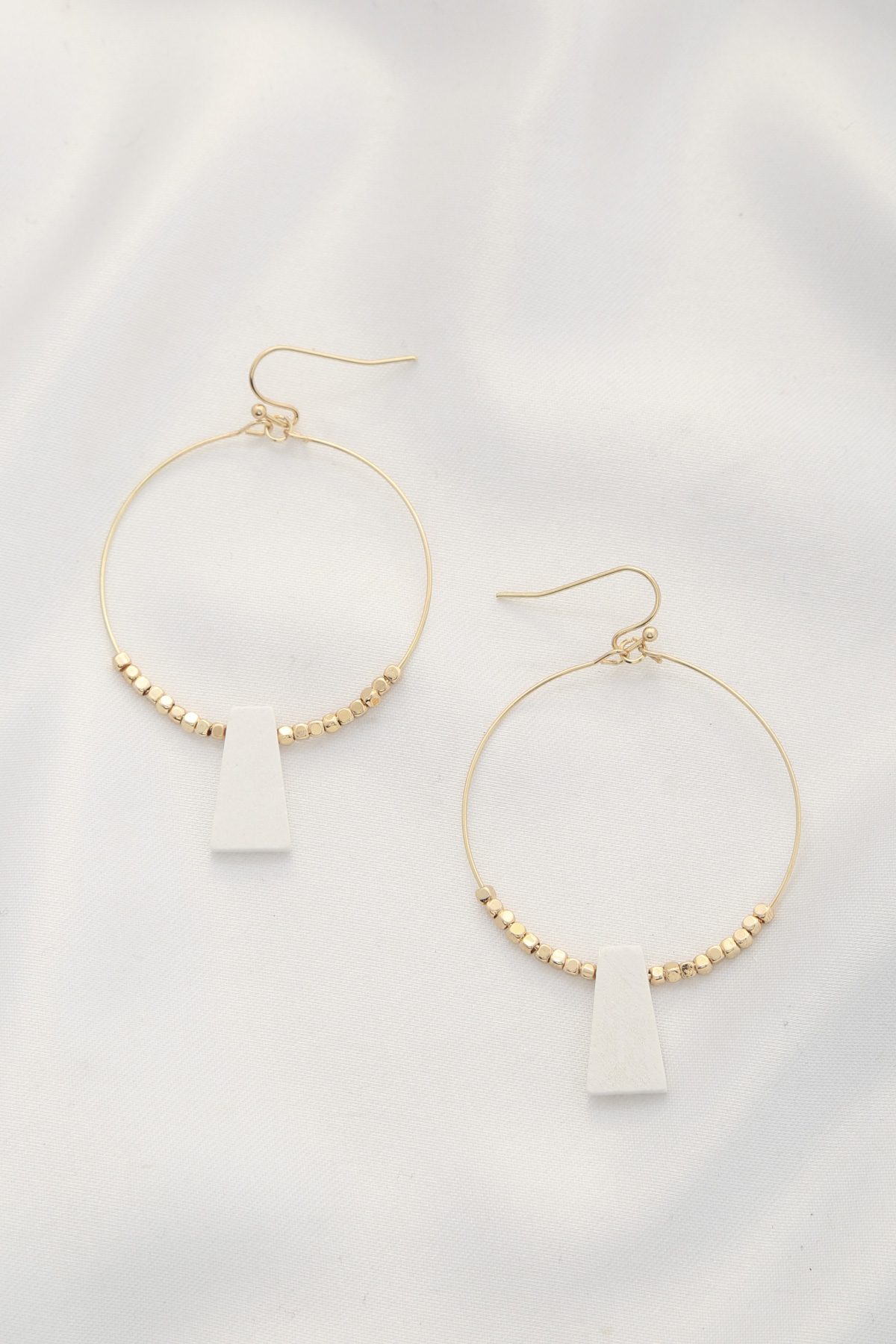 GEOMETRIC SHAPE BEADED ROUND DANGLE EARRING