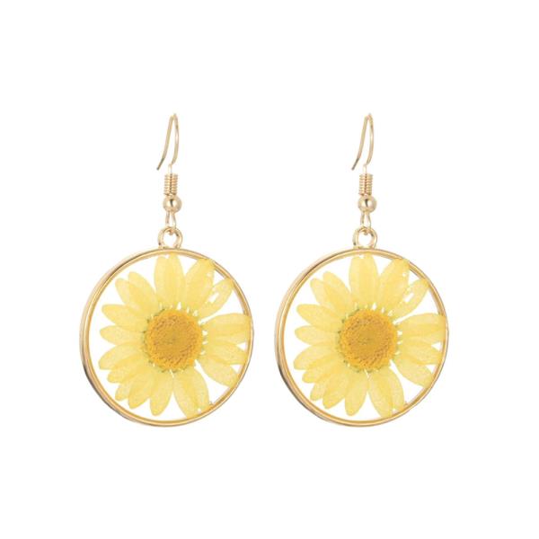 DRIED DAISY FLOWER HOOK EARRING