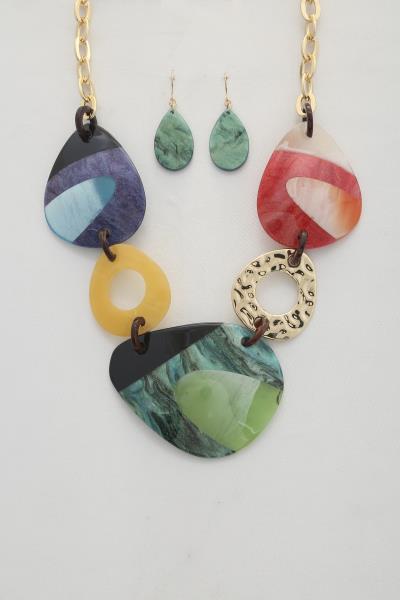 COLOFUL GEOMETRIC ACRYLIC NECKLACE