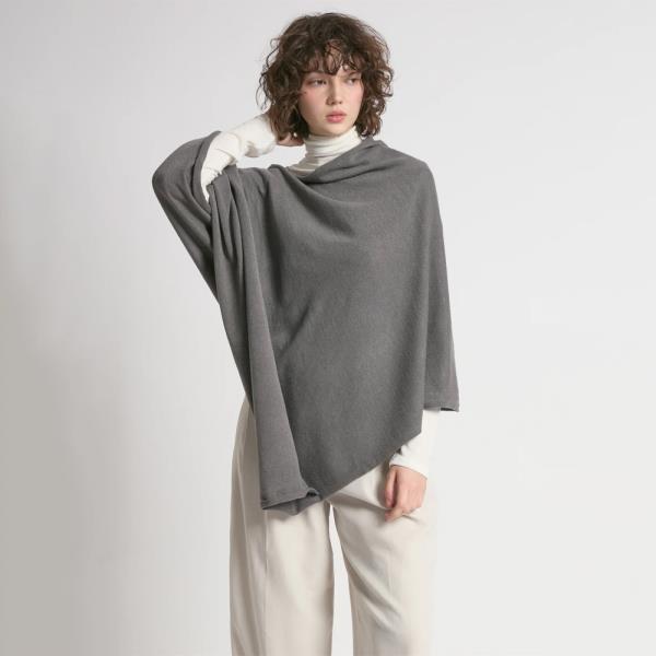 BASIC TRIANGLE PONCHO