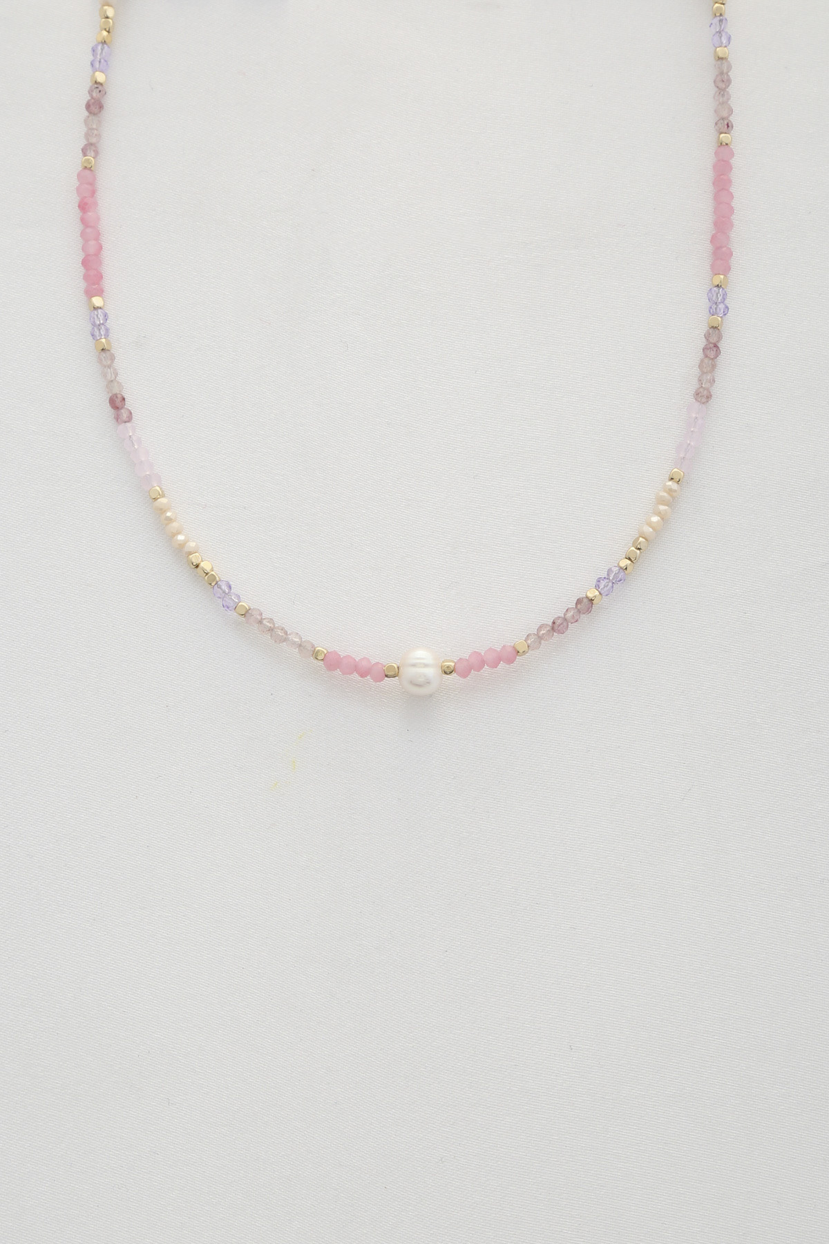 FRESH WATER PERAL BEADED NECKLACE