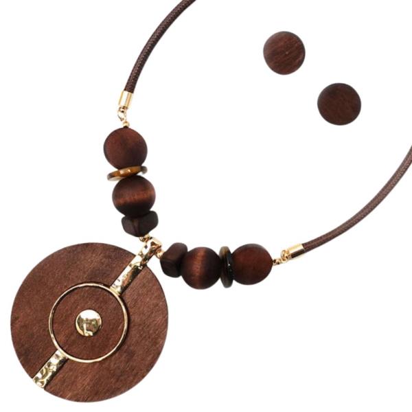 ROUND WOOD BEADED NECKLACE