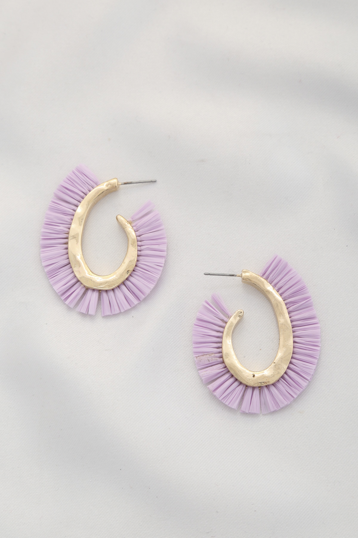 SWIRL RAFFIA EDGE METAL EARRING
