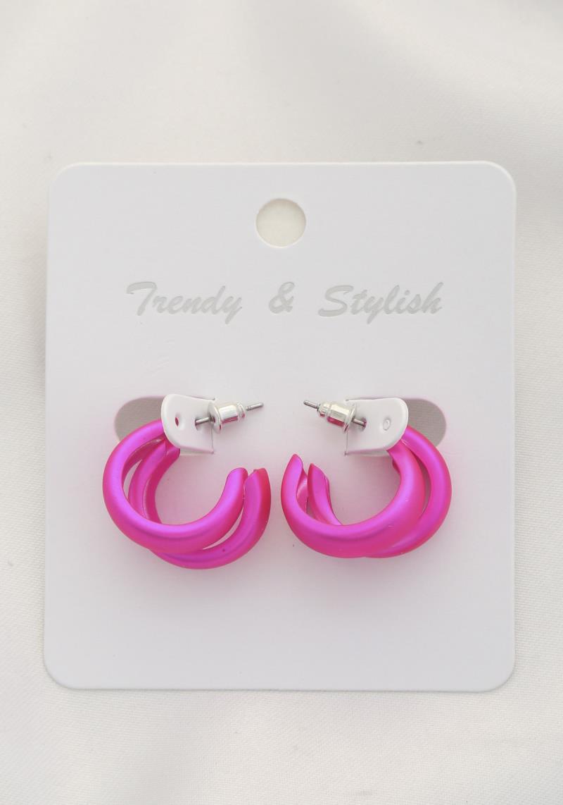 COLOR METAL DOUBLE HOOP EARRING