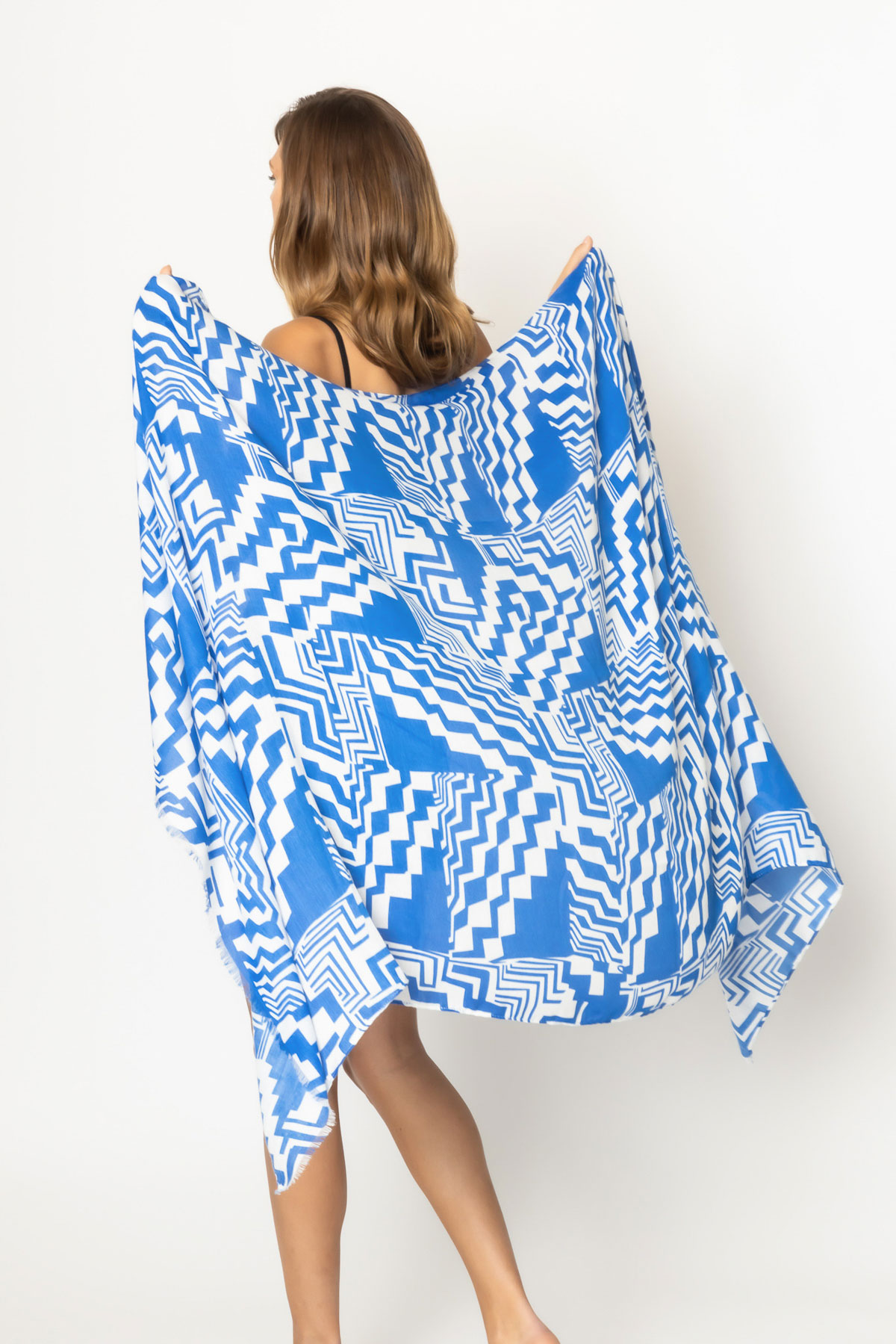 GEOMETRIC PRINT SCARE