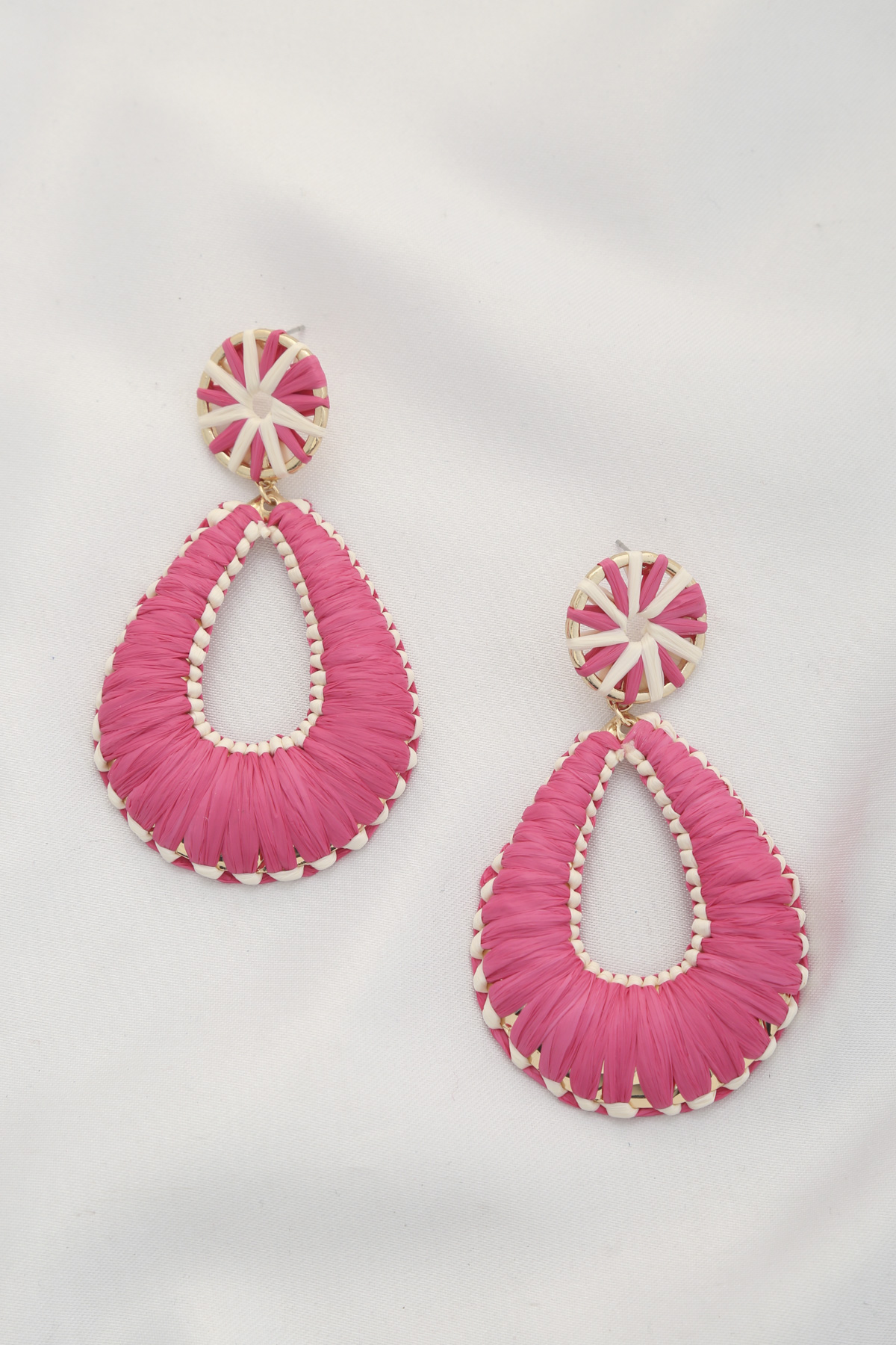 RAFFIA TEARDROP DANGLE EARRING