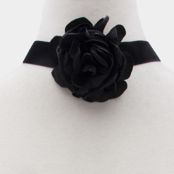 SODAJO FLOWER VELVET CHOKER NECKLACE