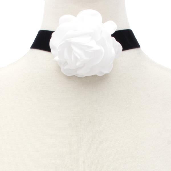 SODAJO FLOWER VELVET CHOKER NECKLACE