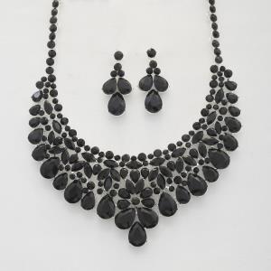 FLOWER TEARDROP PAVE BIB NECKLACE