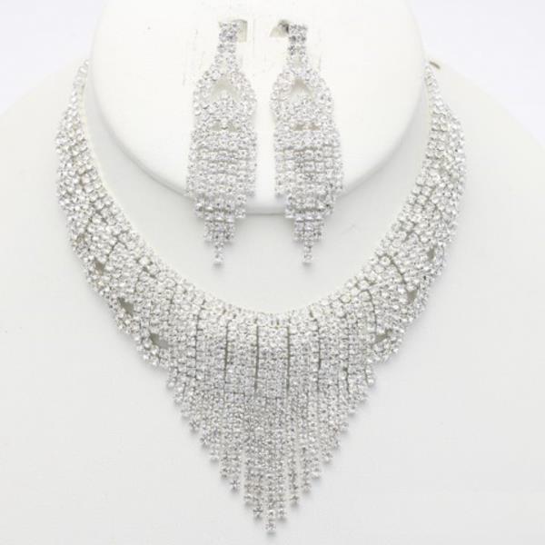 CRYSTAL PAVE SCALLOP EDGE NECKLACE