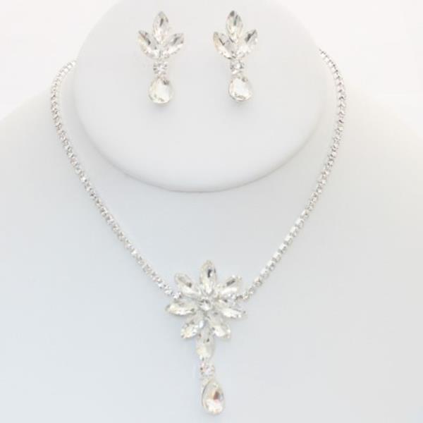 FLOWER RHINESTONE NECKLACE