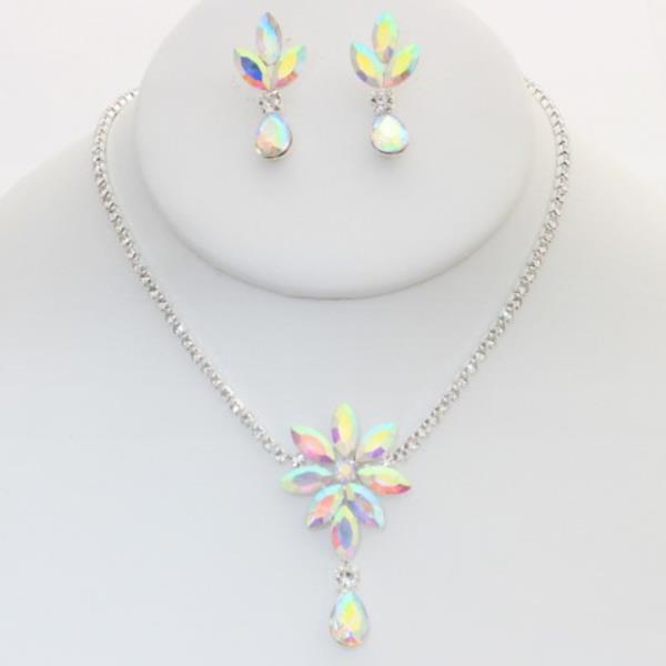 FLOWER RHINESTONE NECKLACE