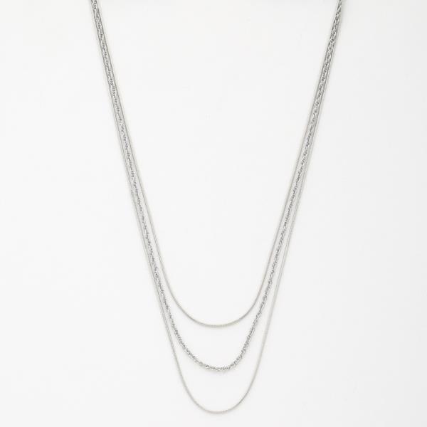 METAL CHAIN LAYERED NECKLACE