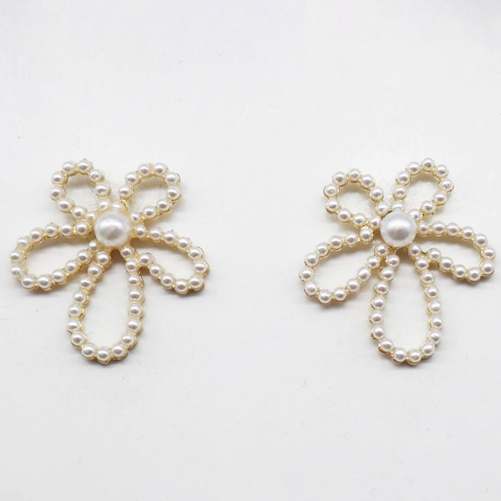 CRYSTAL FLOWER EARRING