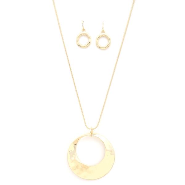 CIRCLE PENDANT NECKLACE