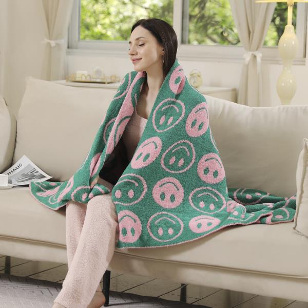 SMALL HAPPY FACE THROW BLANKET