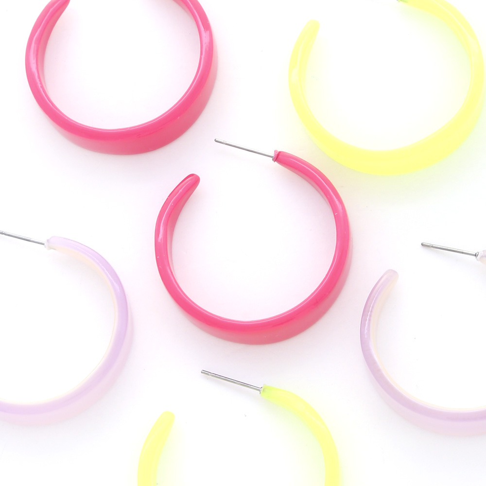 ROUND SHAPE ACETATE HOOP EARRING