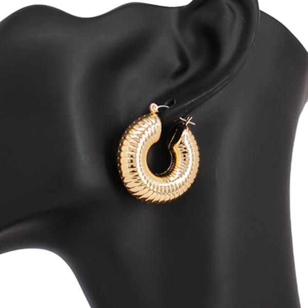 FASHION TEXTURED SNUG HOOP EARRING