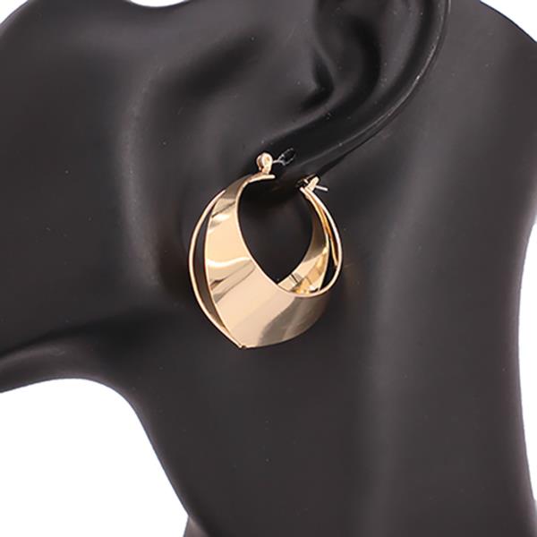 METAL HOOP EARRING