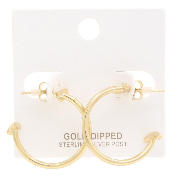 OPEN METAL HOOP EARRING